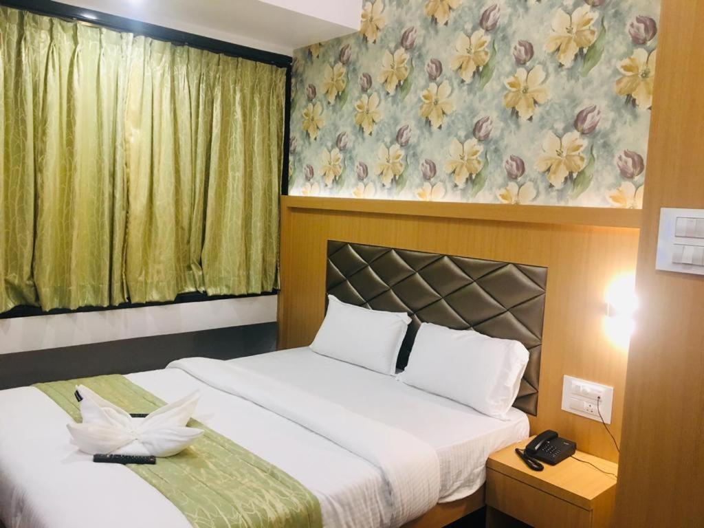 Glitz Hotels The Ar Residency - Nr Thane Railway Station Dış mekan fotoğraf