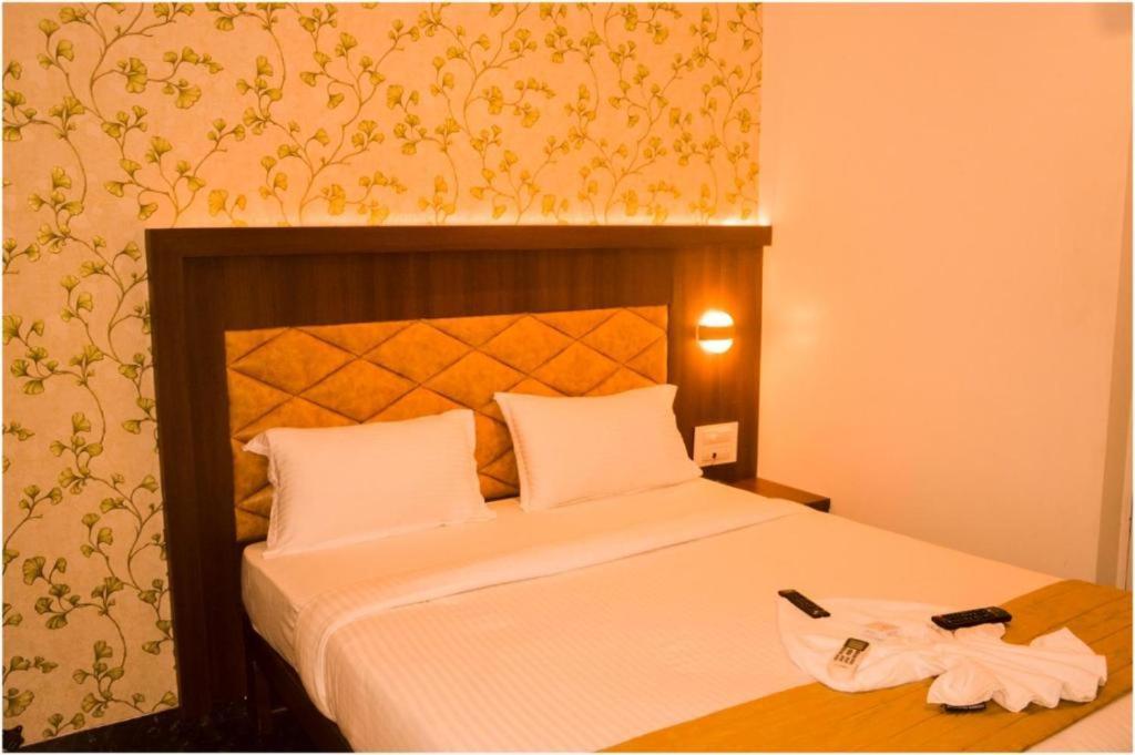 Glitz Hotels The Ar Residency - Nr Thane Railway Station Dış mekan fotoğraf